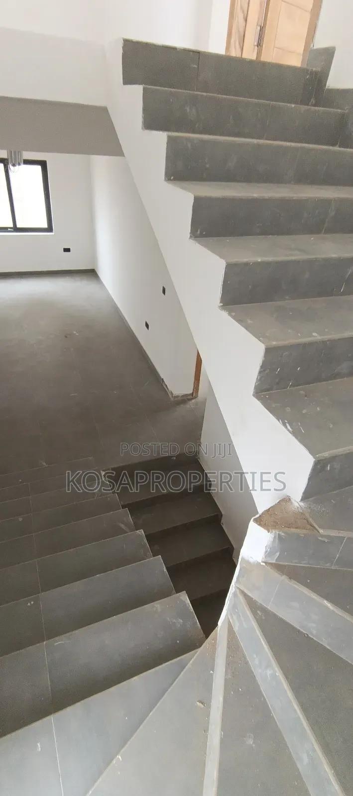 4bdrm House in Adjiringanor, Adjiriganor for sale