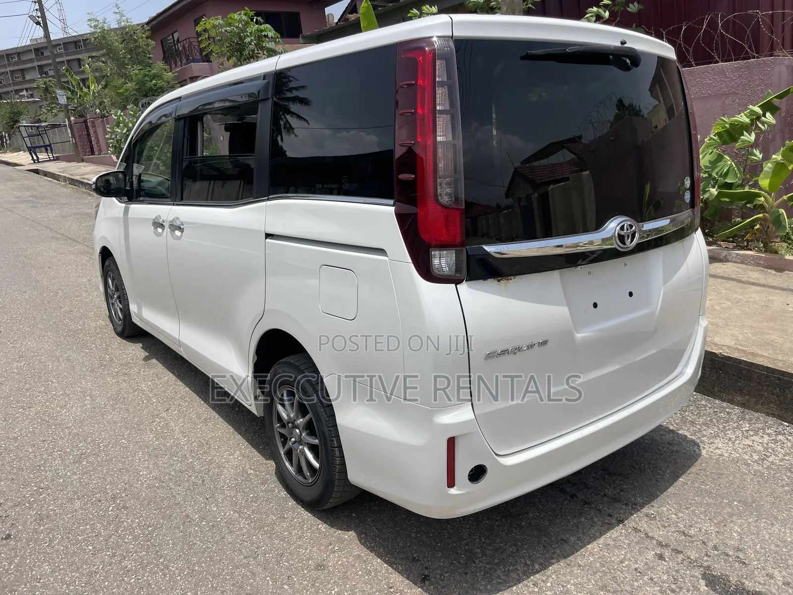 Toyota Esquire 2015 White