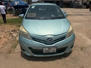Toyota Vitz 2012 Green