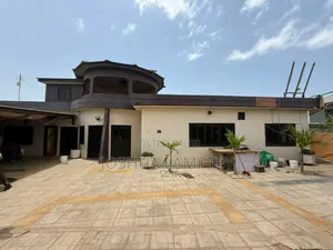 10bdrm House in Marchant Hill Estate for sale