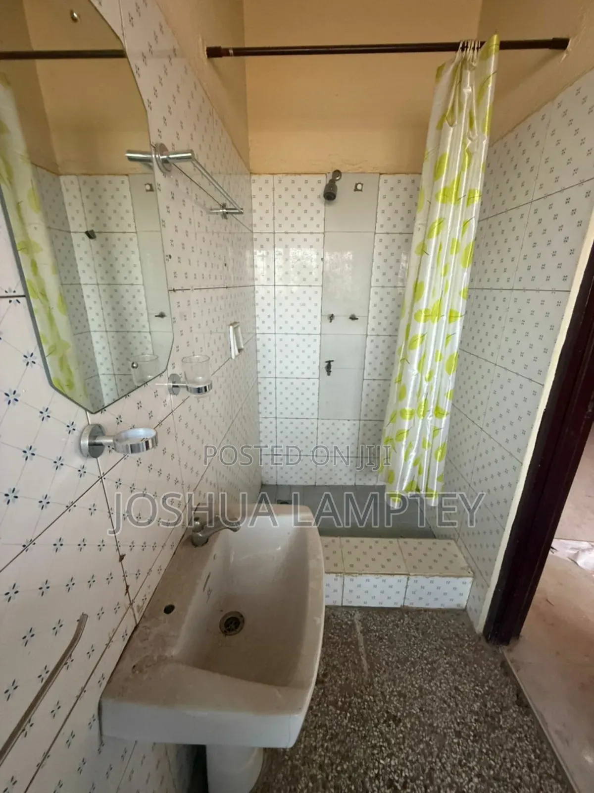 10bdrm House in Marchant Hill Estate for sale