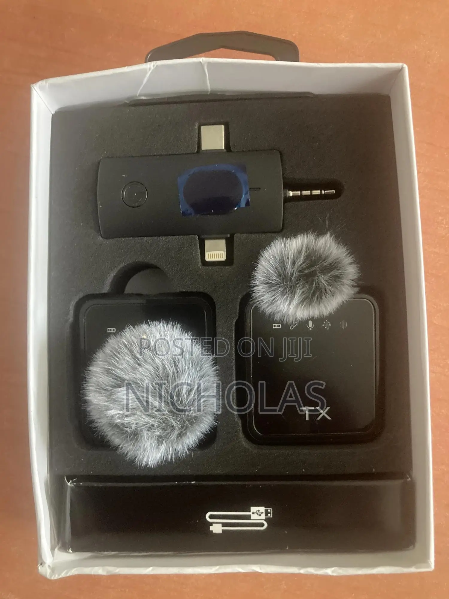 3in1 Wireless Lavalier Microphone - Youtube, Podcast, Noise Reduction