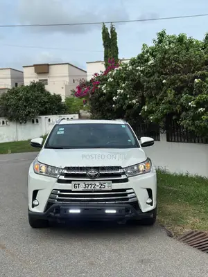 Toyota Highlander Limited 2019 White