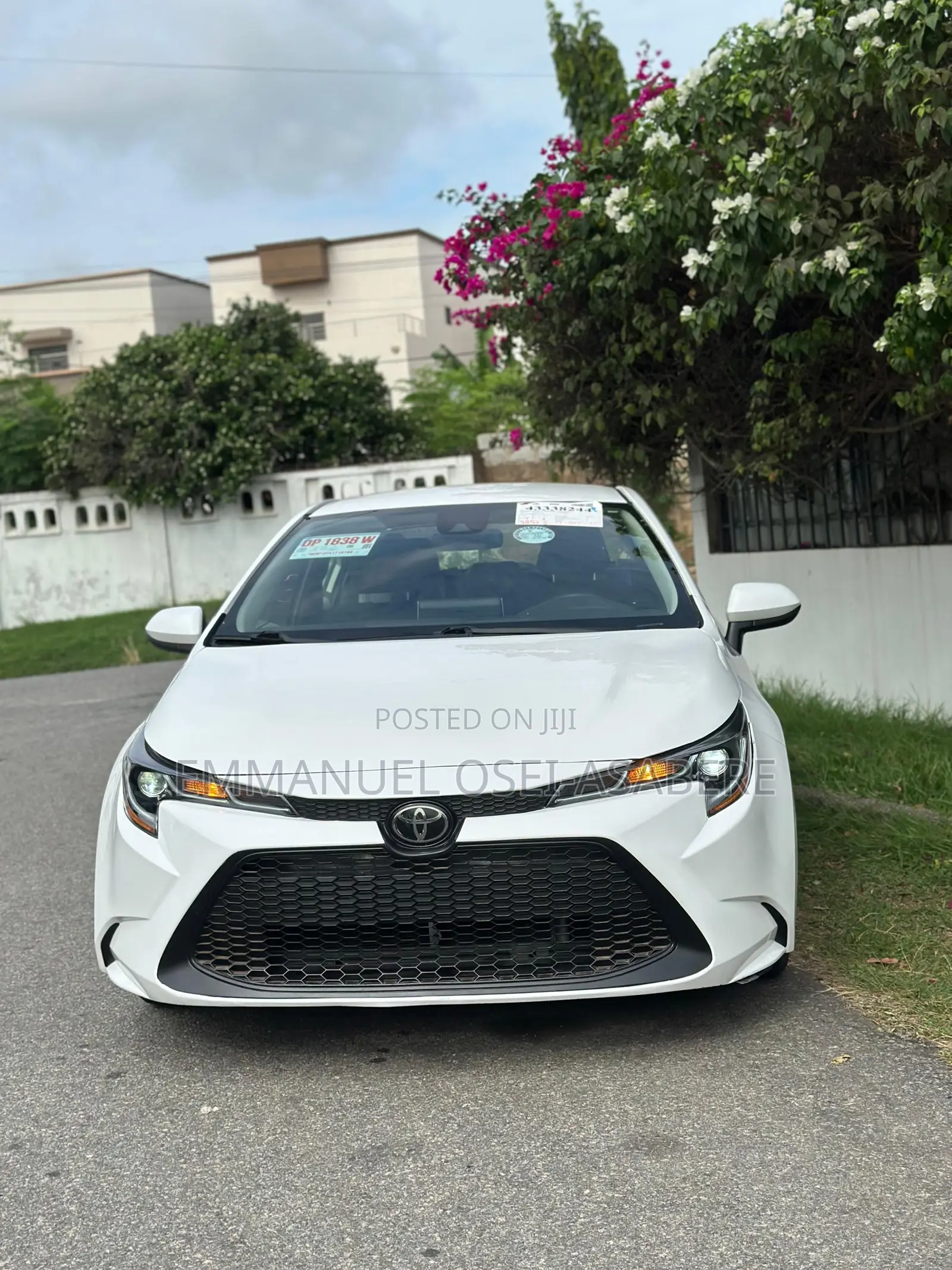 Toyota Corolla LE 2021 White