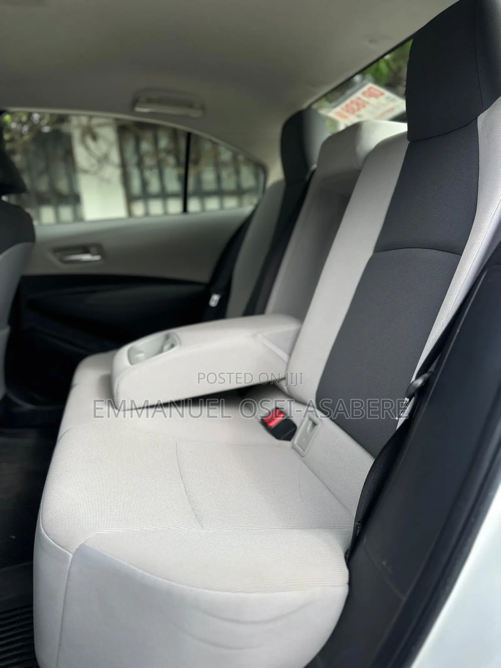 Toyota Corolla LE 2021 White