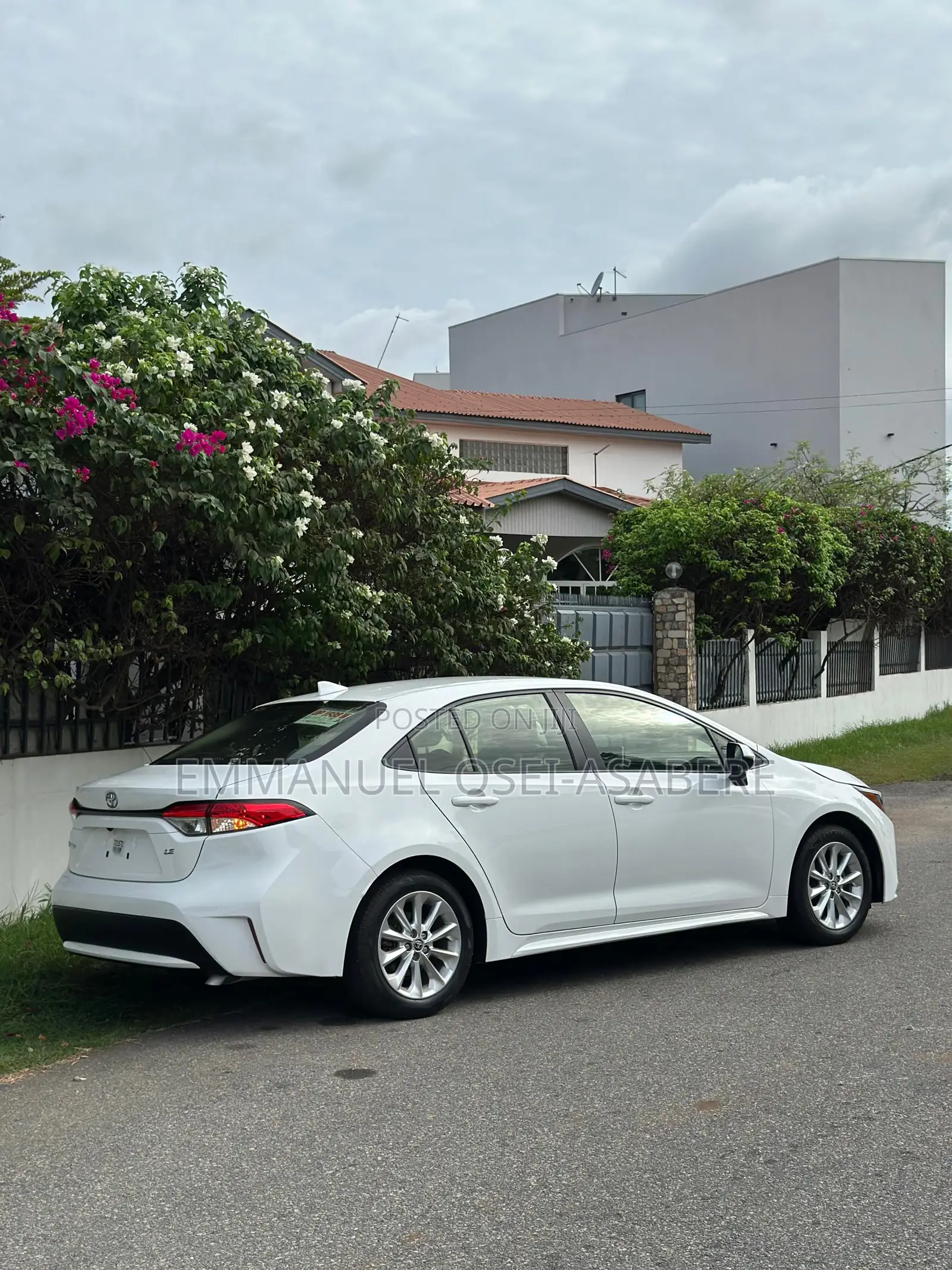 Toyota Corolla LE 2021 White