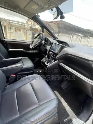 Toyota Esquire 2015 White