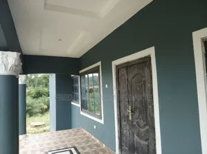 6bdrm House in Brother K Estate, Kumasi Metropolitan for sale