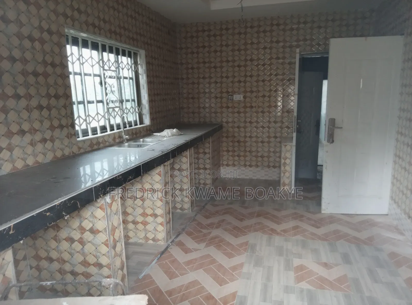 6bdrm House in Brother K Estate, Kumasi Metropolitan for sale