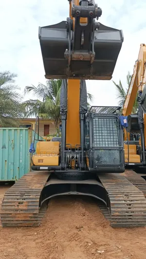 Sany Sy215c/XCMG Xe215c/Zoomlion Ze215g/Liugong 922e/Cat 320gx China