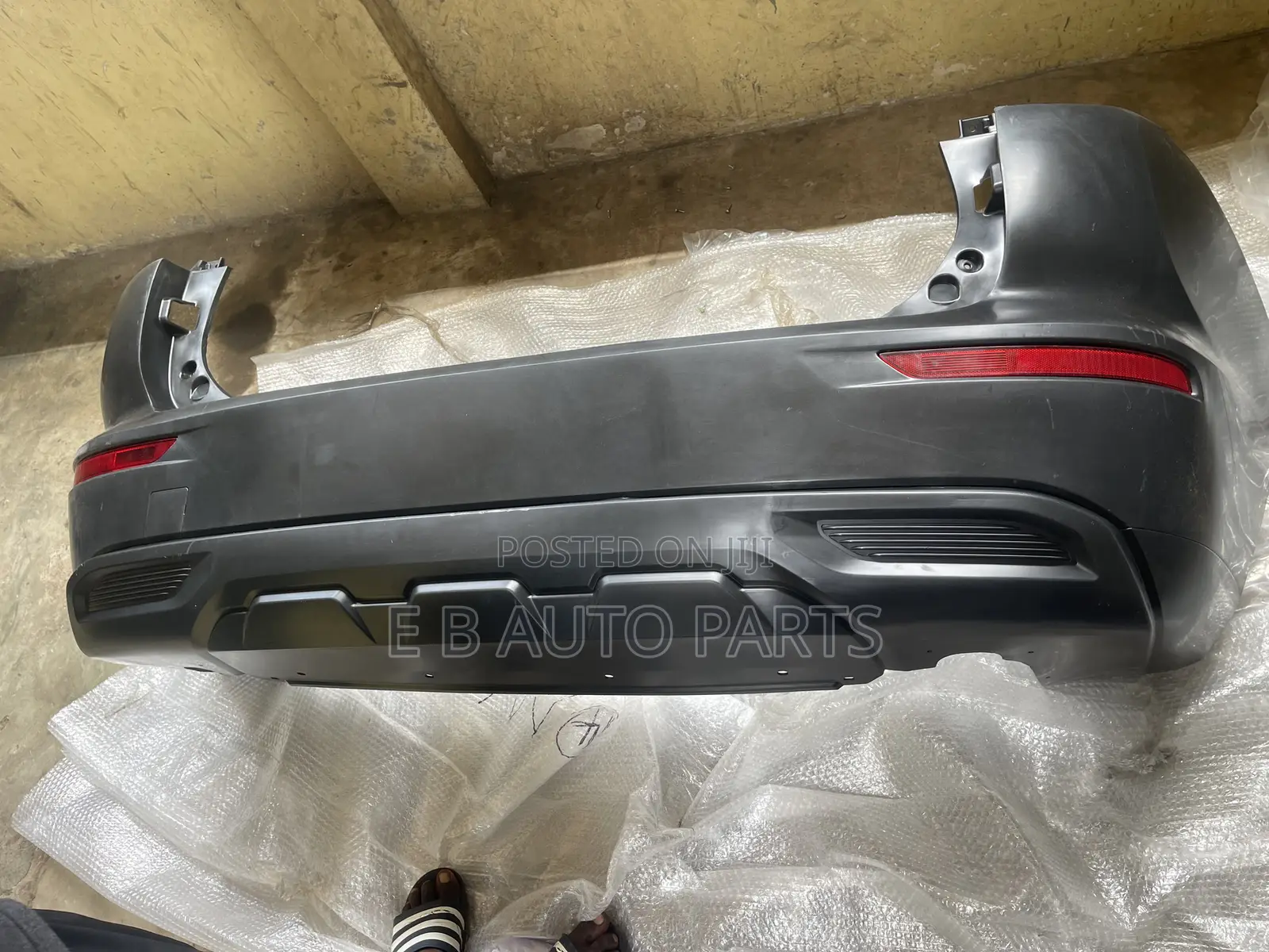 Outlander 2023 -2025 Back Bumper Complete