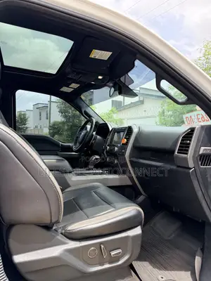 Ford F-150 Raptor 4x4 SuperCrew Cab Styleside 5.5 ft. box 145 in. WB