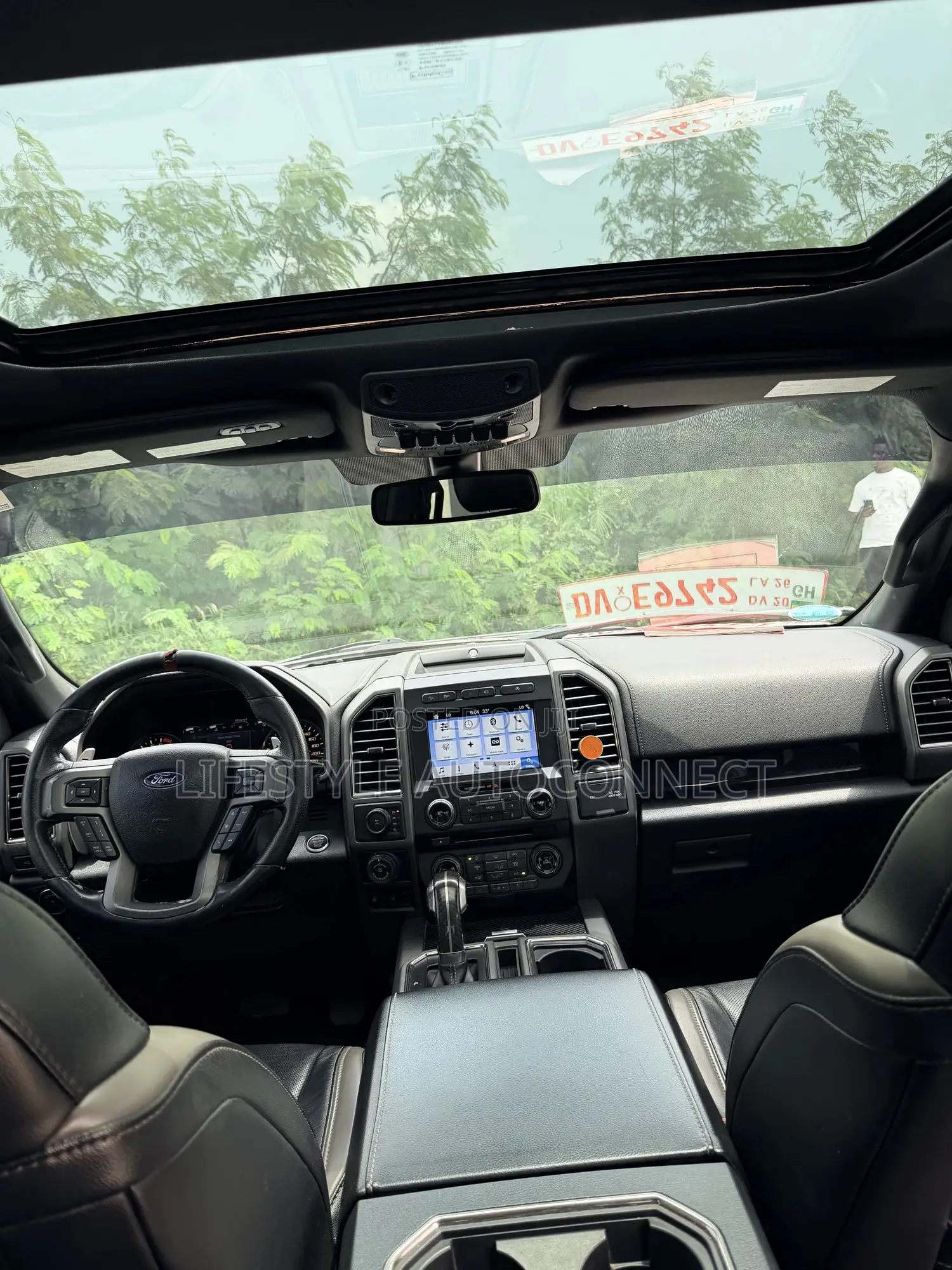 Ford F-150 Raptor 4x4 SuperCrew Cab Styleside 5.5 ft. box 145 in. WB