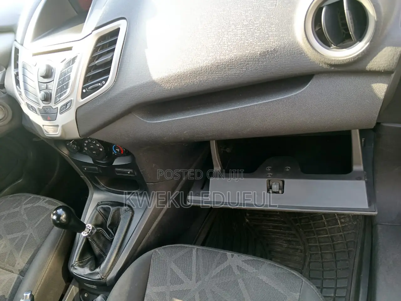 Ford Fiesta SE Hatchback 2011 Green