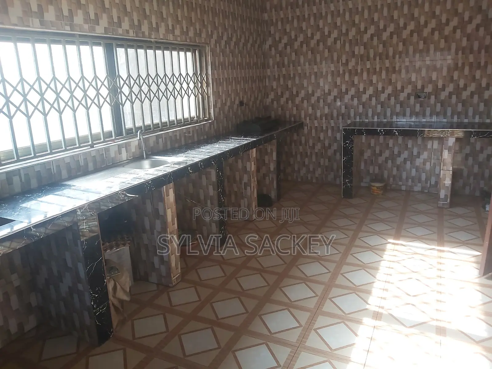 7bdrm House in Jerusalem Junction, Peace Clinic Area for sale