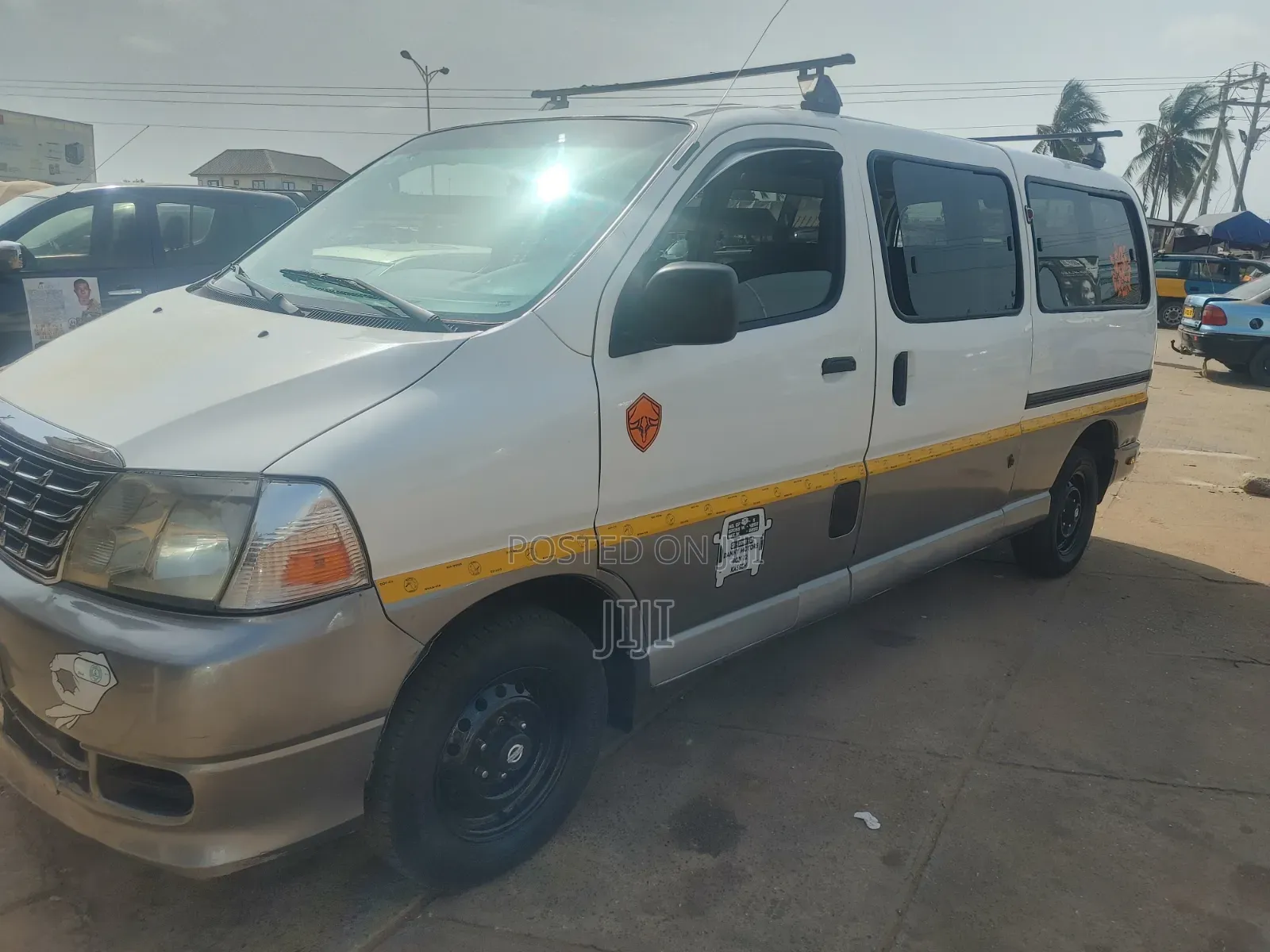 Toyota HiAce 2010 White