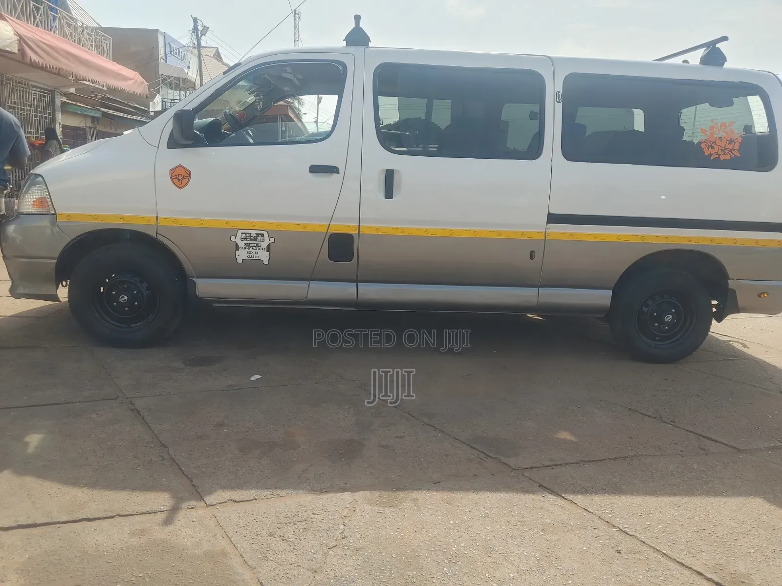 Toyota HiAce 2010 White
