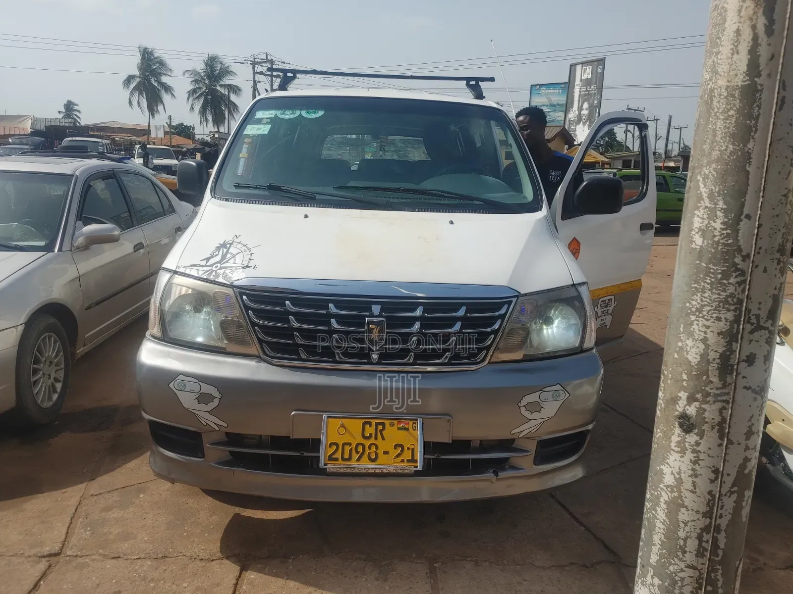 Toyota HiAce 2010 White