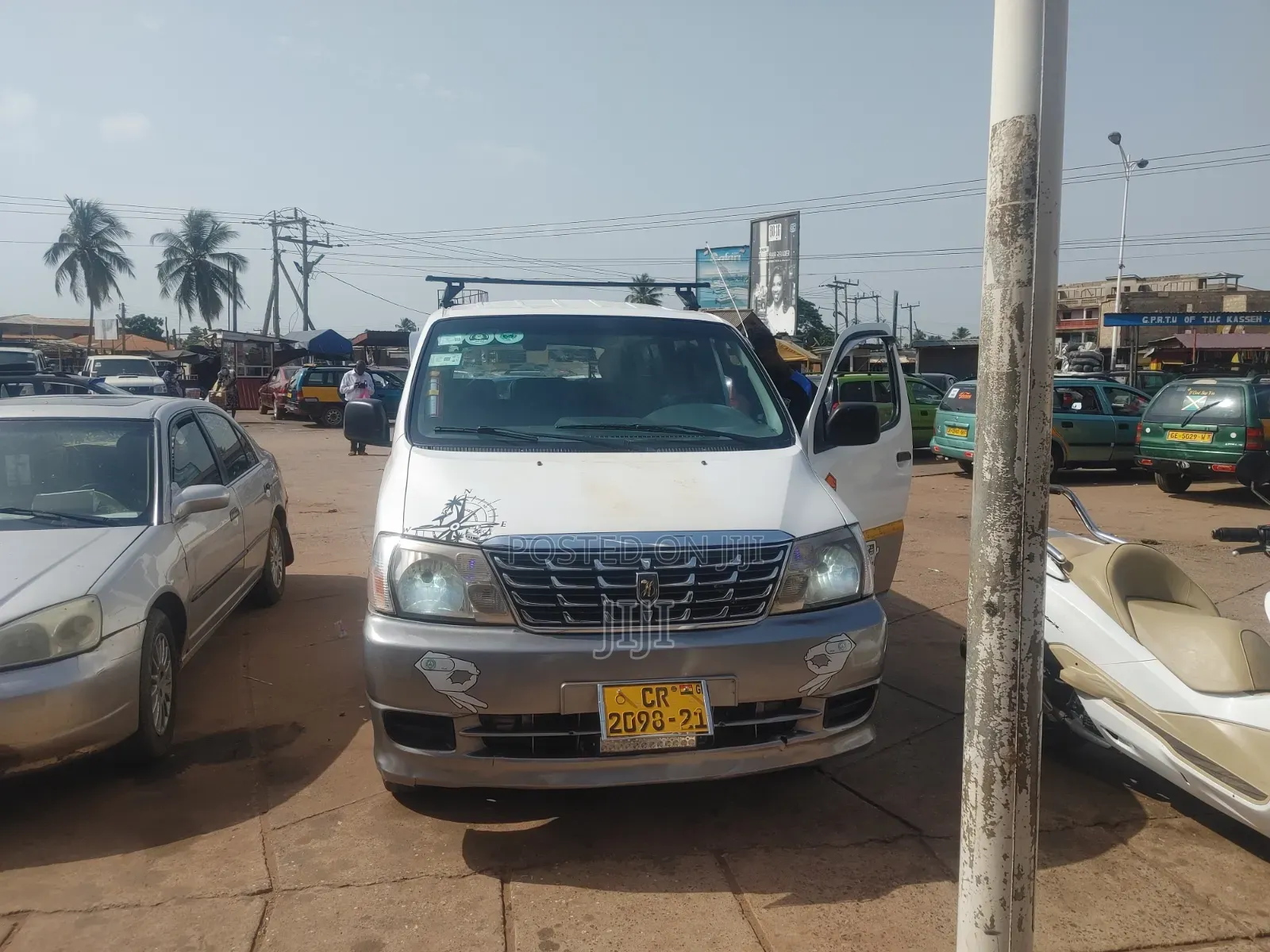 Toyota HiAce 2010 White