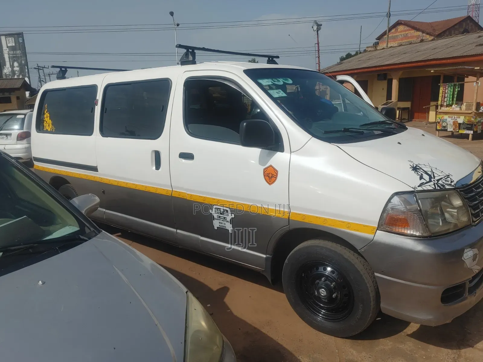 Toyota HiAce 2010 White