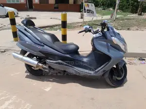 Suzuki Burgman 2015 Gray