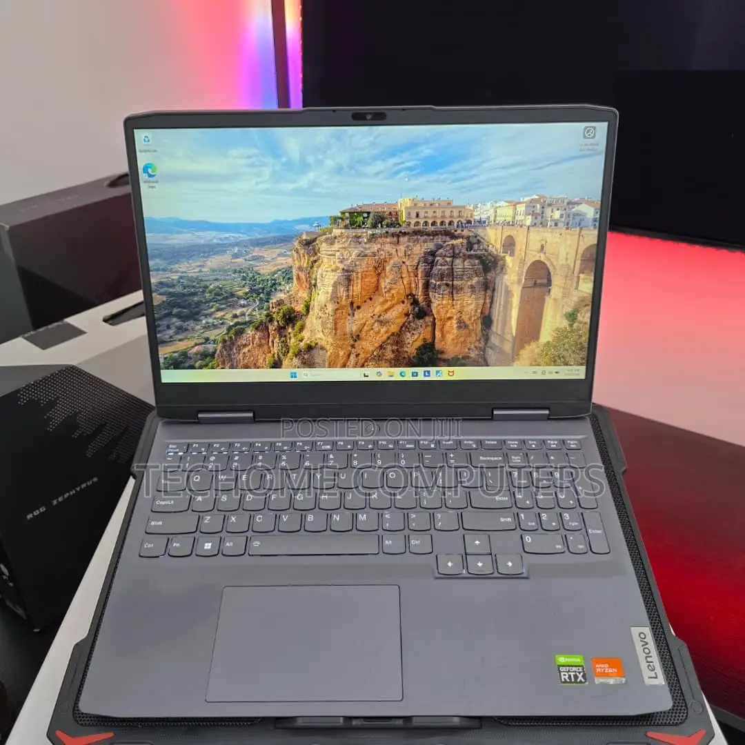 Laptop Lenovo LOQ 15IRH8 16GB AMD Ryzen 7 SSD 512GB