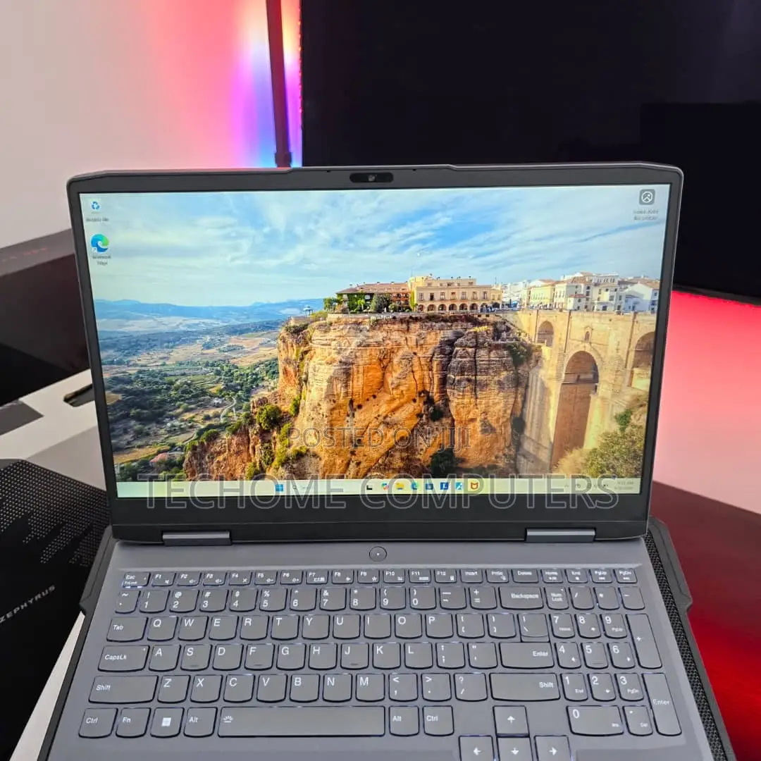 Laptop Lenovo LOQ 15IRH8 16GB AMD Ryzen 7 SSD 512GB