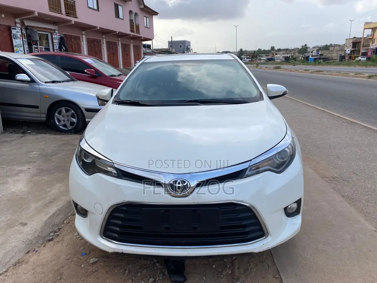 Toyota Corolla LE Eco Plus 4dr Sedan (1.8L 4cyl CVT) 2016 White