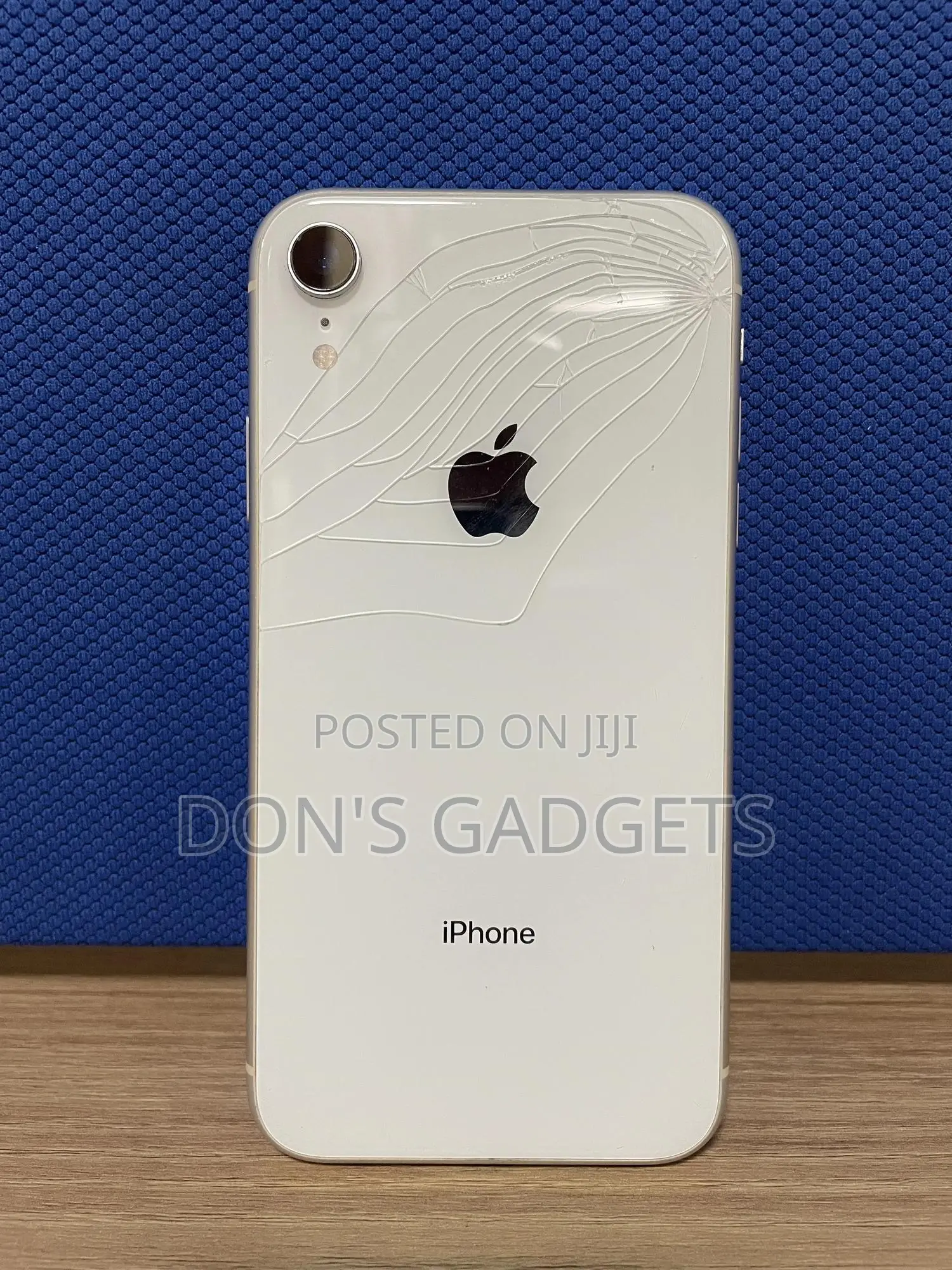 Apple iPhone XR 64 GB White
