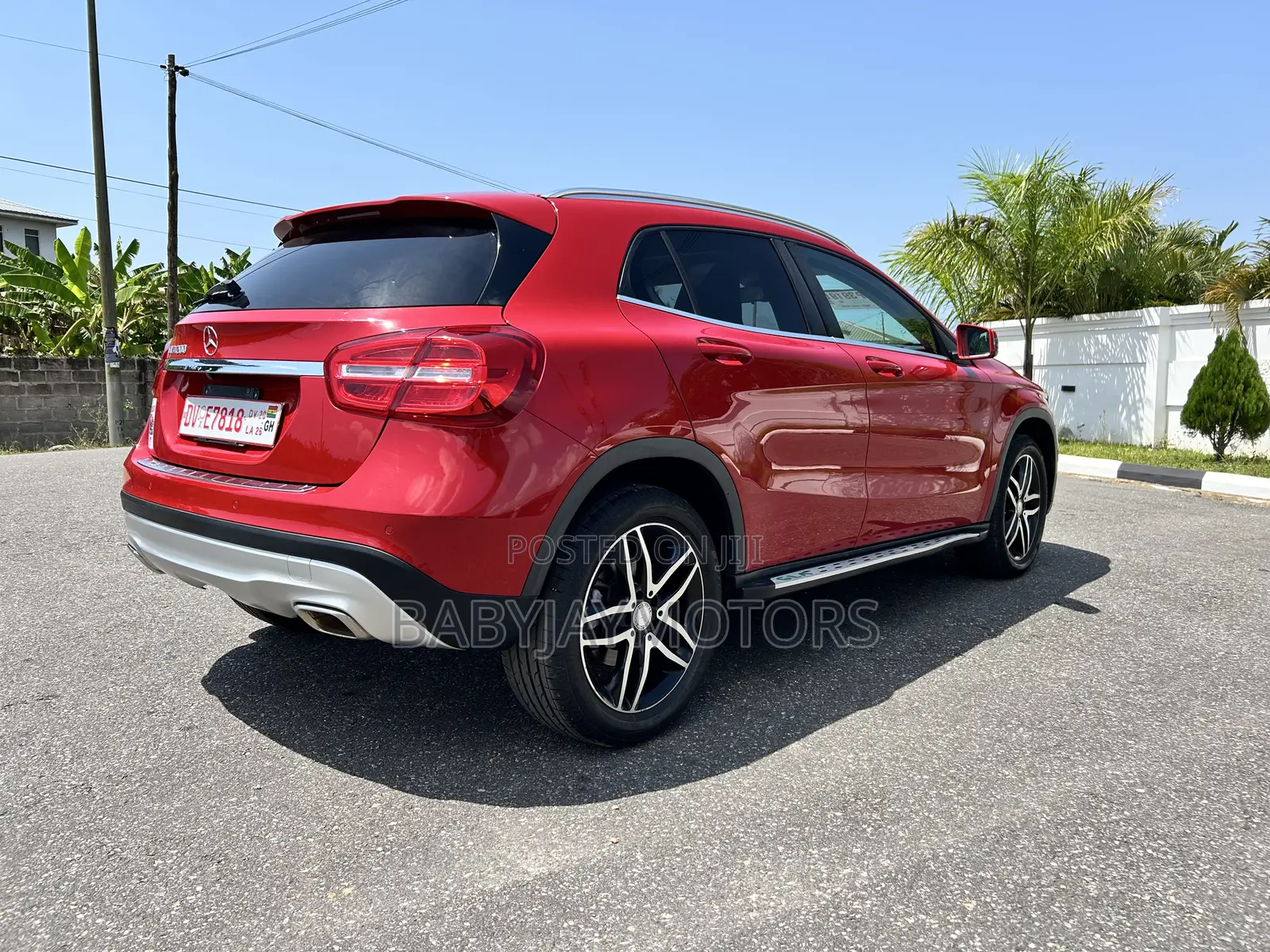 Mercedes-Benz GLA-Class GLA200 Sport Utility 4-Door (2.0L, 4cyl Turbo)