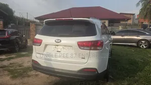 Kia Sorento 2.4L LX AWD 2019 White