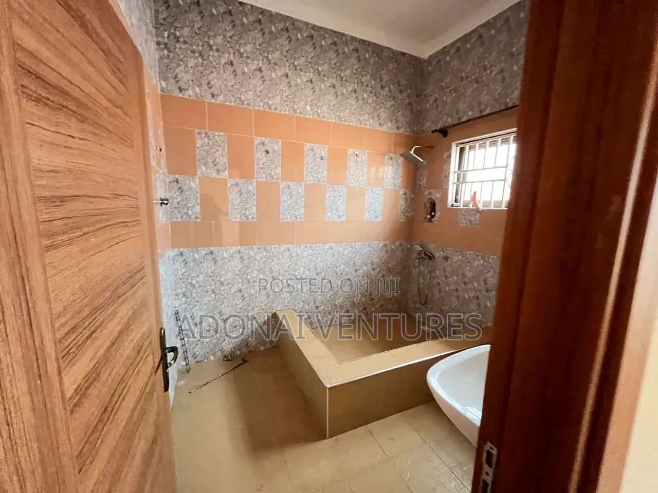 6bdrm House in Sokoban Asaago, Kumasi Metropolitan for sale