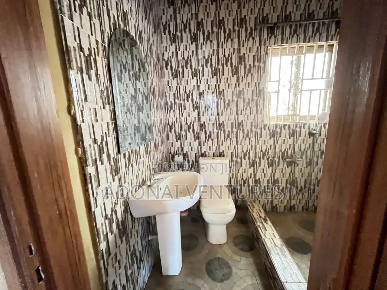 6bdrm House in Sokoban Asaago, Kumasi Metropolitan for sale