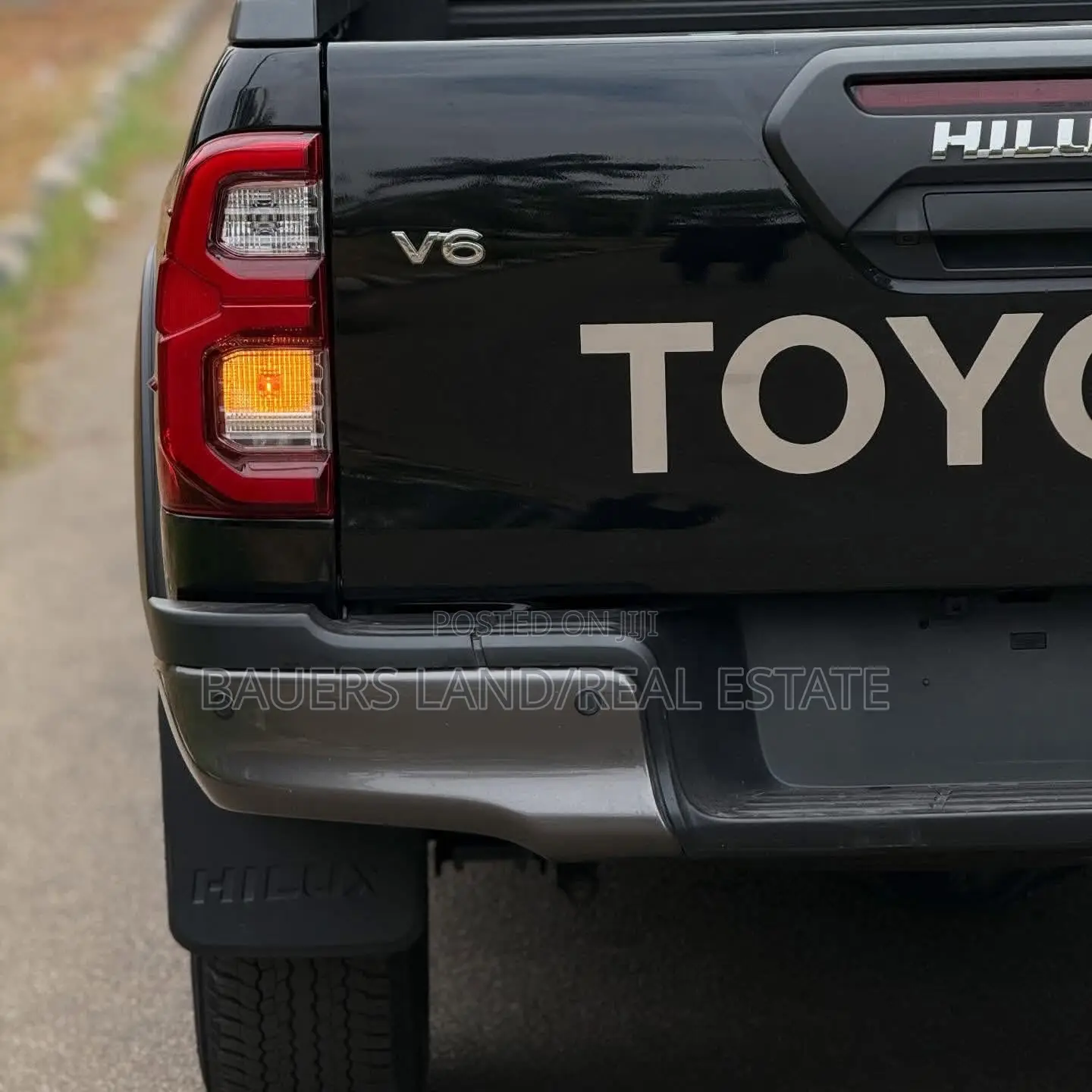 New Toyota Hilux 2025 Black
