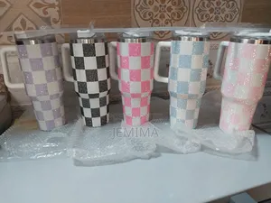 1.2l Diamond Studded Ice Cups.