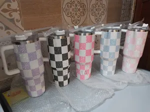 1.2l Diamond Studded Ice Cups.