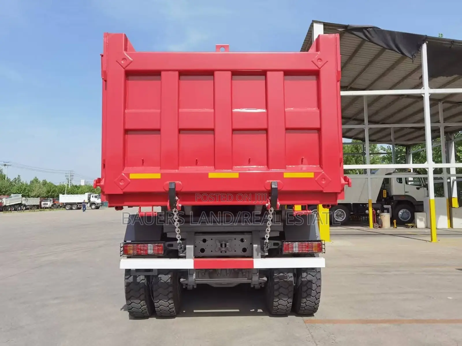 Sinotruk Howo 8*4tx Heavy-Duty Truck, 2025 Red