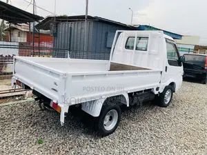 2005 Nissan