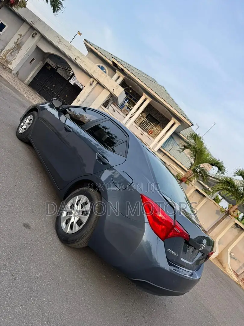 Toyota Corolla LE (1.8L 4cyl 2A) 2019 Gray