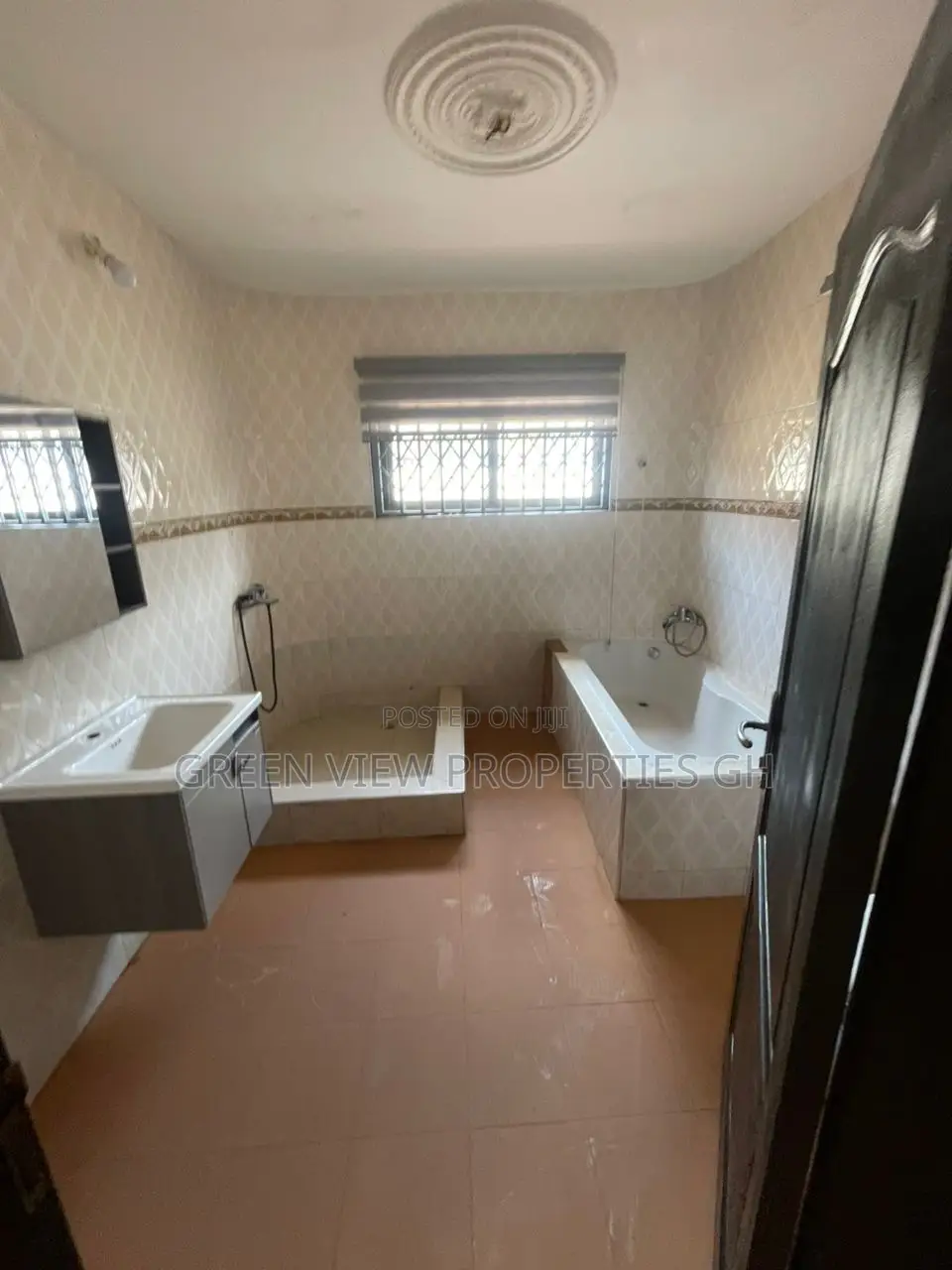 6bdrm House in West Hills Mall Area for rent