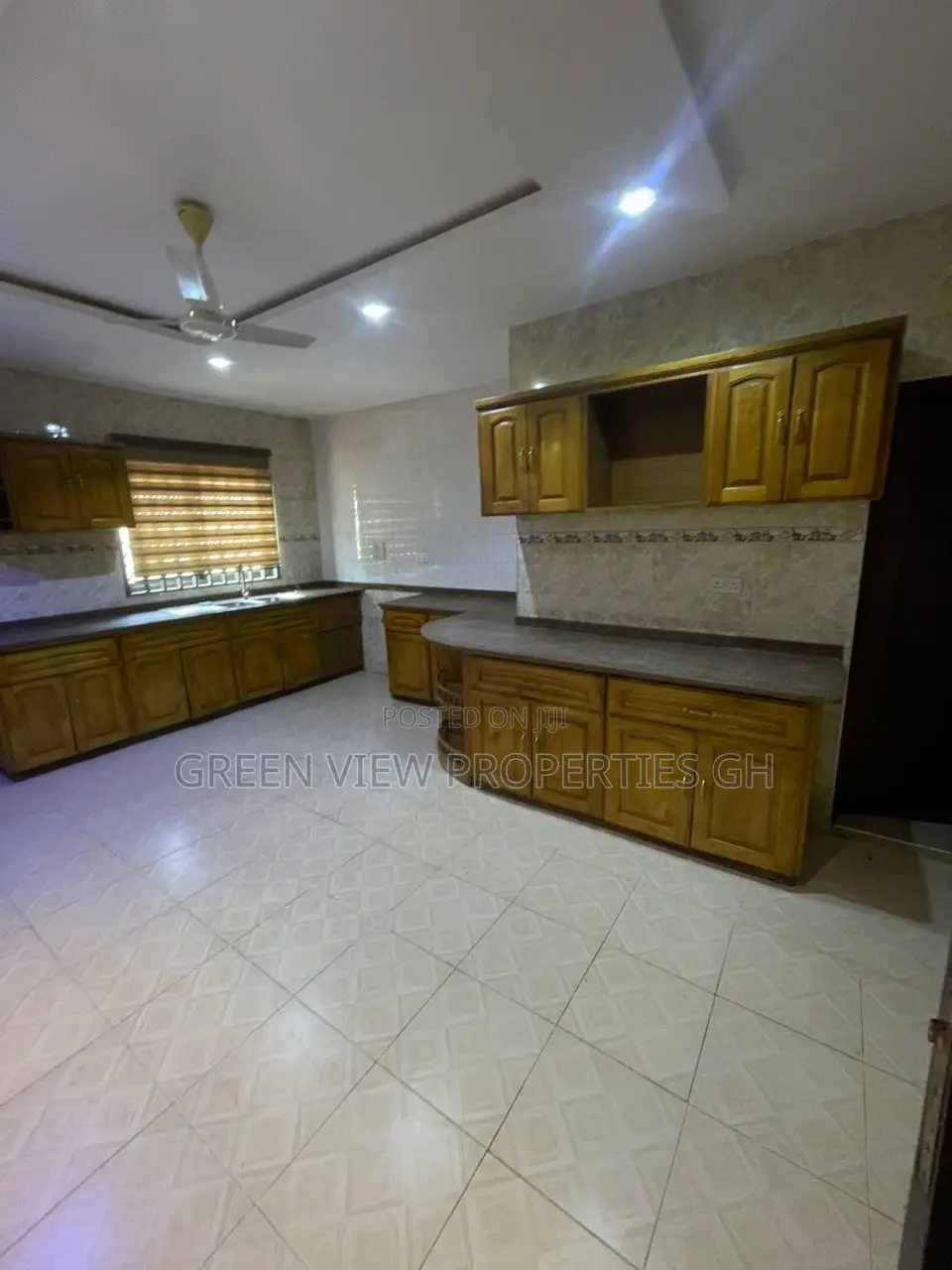 6bdrm House in West Hills Mall Area for rent