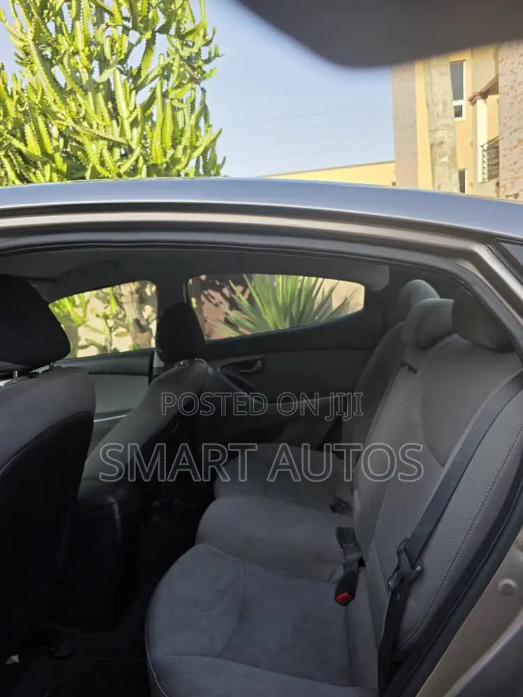 Hyundai Elantra GLS Sedan FWD (1.8L 4cyl 6A) 2013 Gray