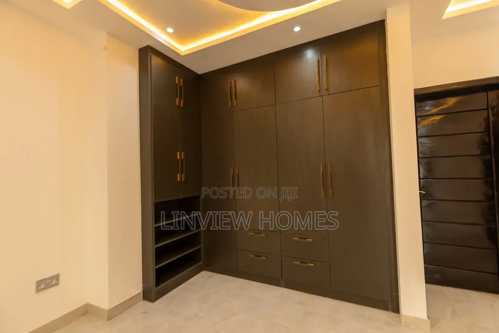 4bdrm House in Linview Homes, Weija for sale