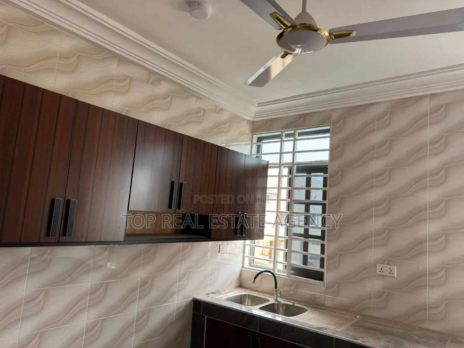 2bdrm Apartment in Tantra Hill, Ola Achool Area for rent