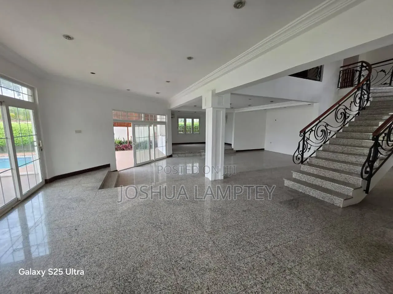 5bdrm House in East Legon Estate, Boundary Road Area for rent