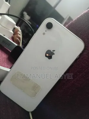 Apple iPhone XR 64 GB White