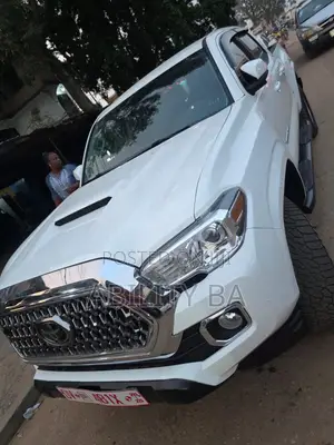 Toyota Tacoma 2021 White
