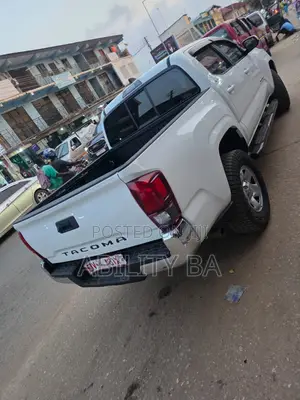 Toyota Tacoma 2021 White