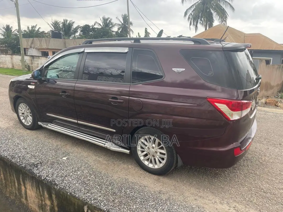 SsangYong Chairman 2013 Brown