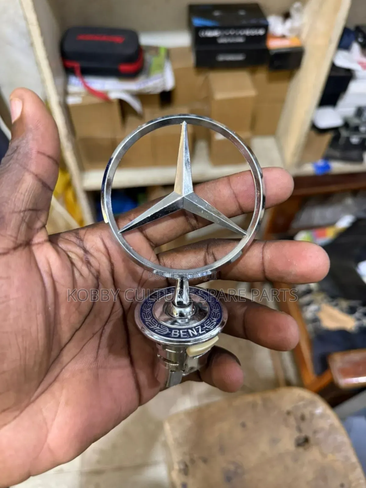 Original Mercedes-Benz Crowns Available for All Cars